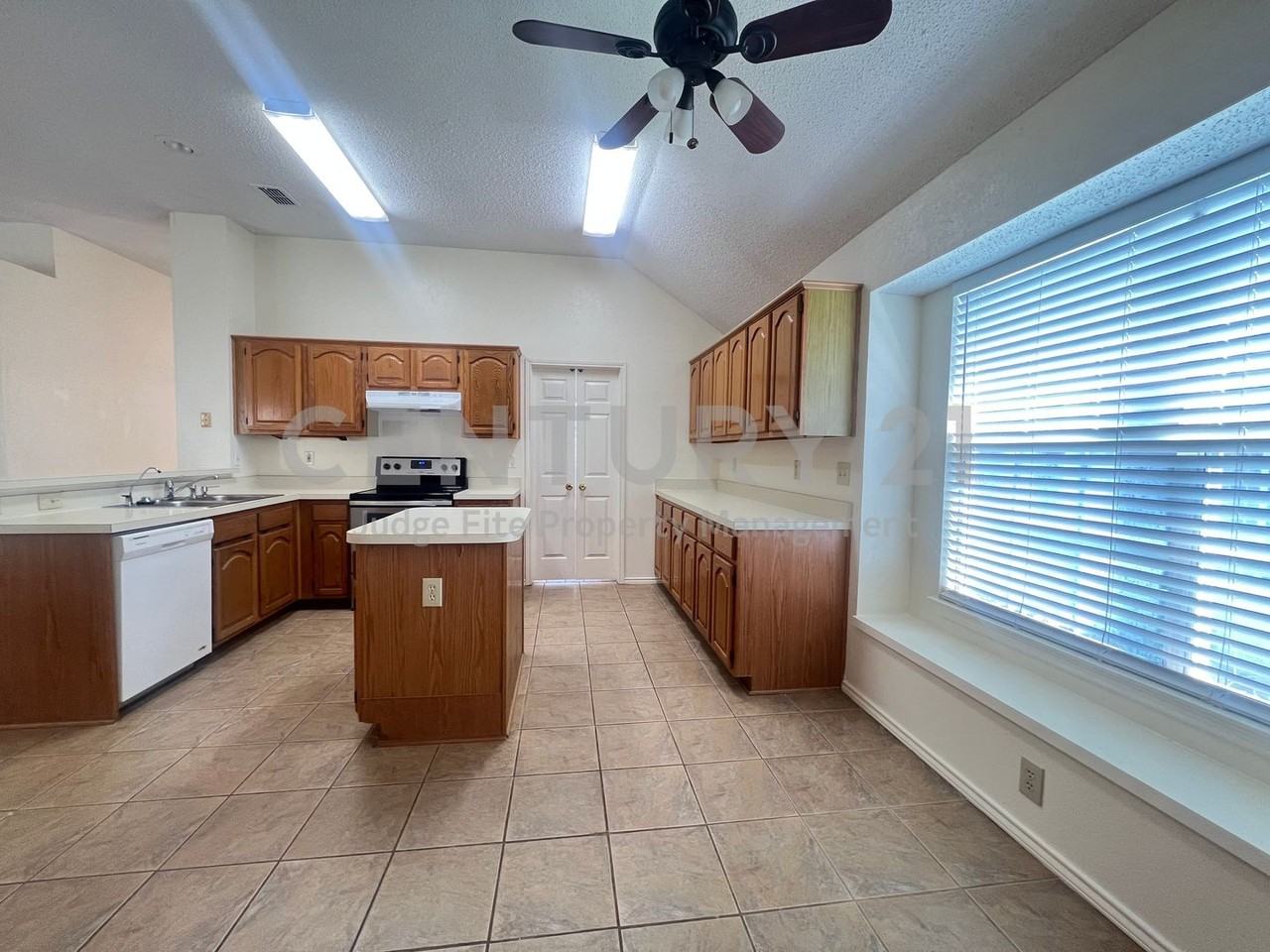 4413 Monte Vista Ln - Photo 3 of 11