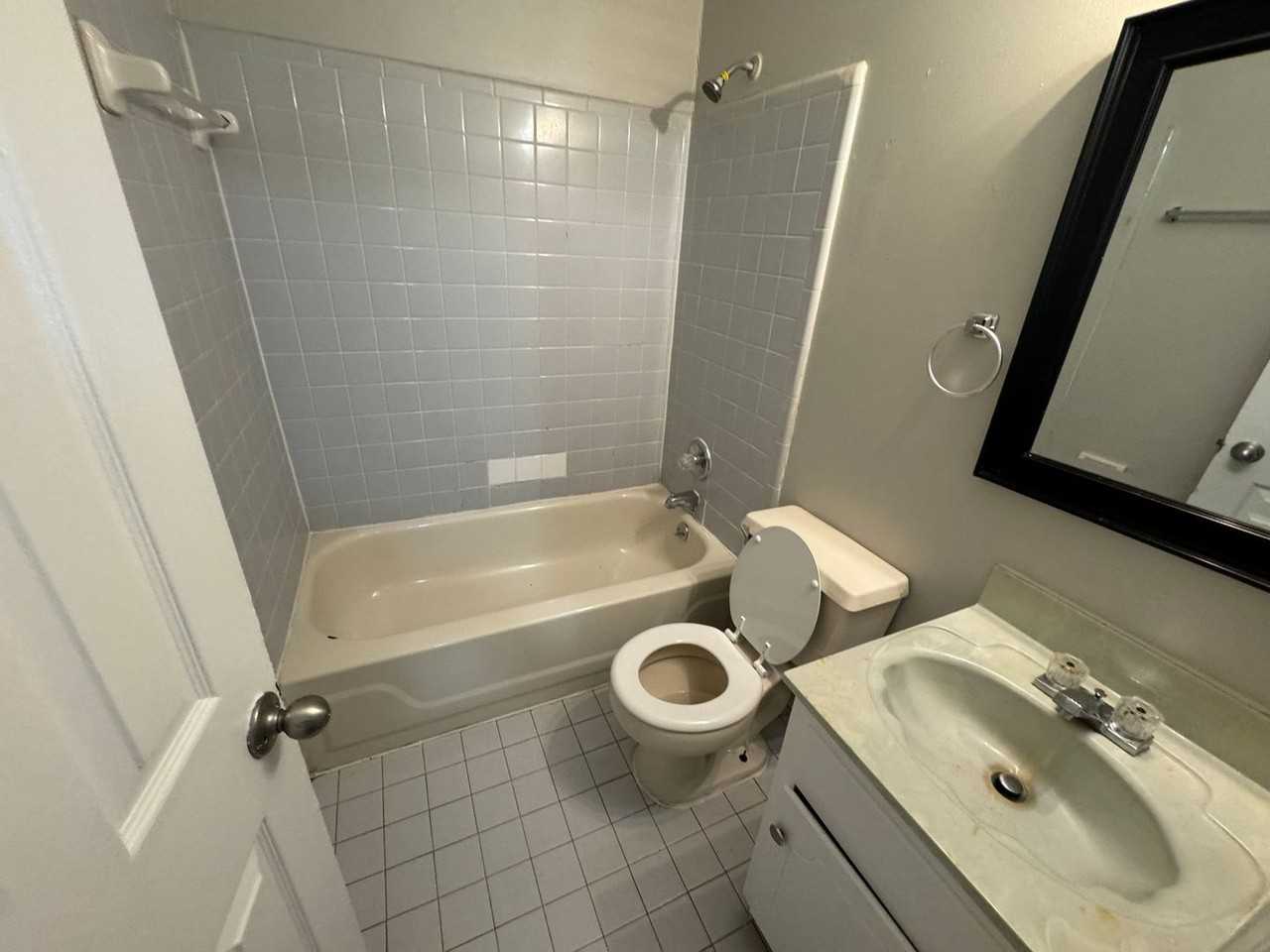 5164 Walton Lake Dr - Photo 5 of 11