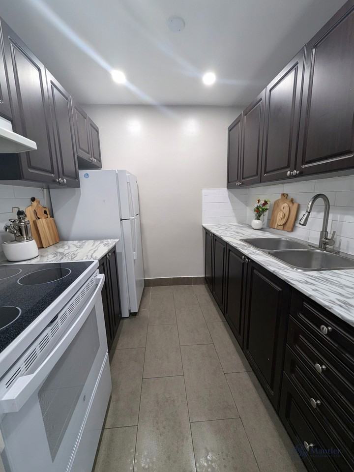 160 Valley View Towers #304 - Photo 5 of 6