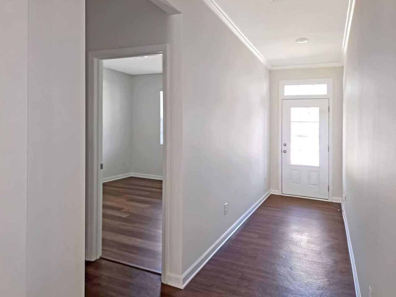 6869 Lake Overlook Ln - Photo 3 of 46