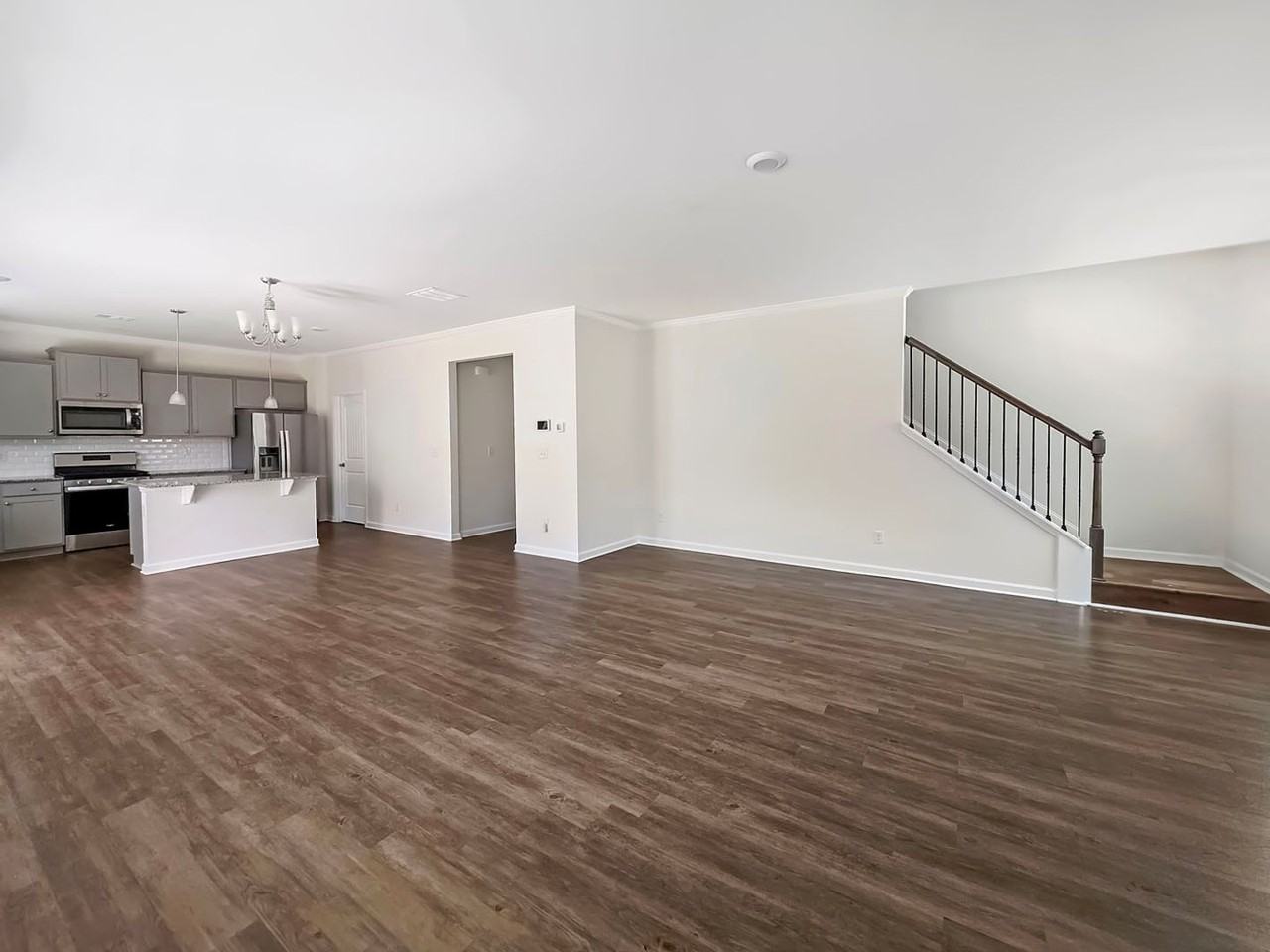 6869 Lake Overlook Ln - Photo 6 of 46