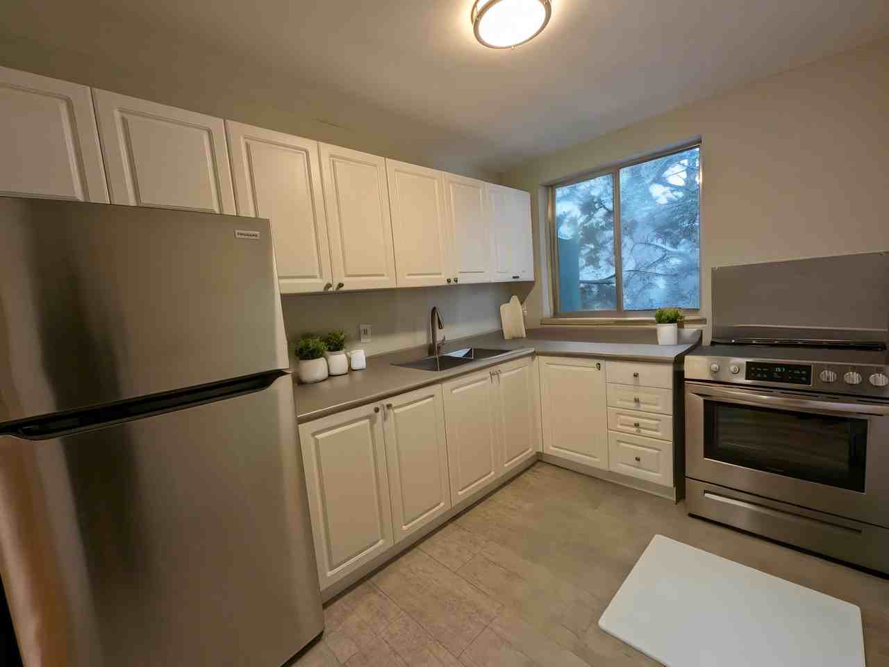 216 Essex Avenue #216 - Photo 3 of 7