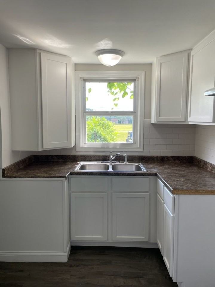 574 N Champion Ave - Photo 3 of 9