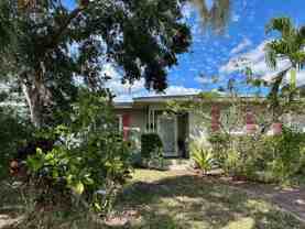 432 Woodlawn Ave - Photo 1 of 1