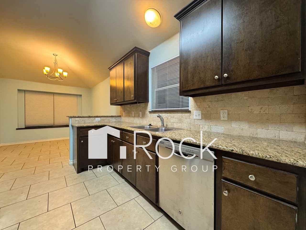 529 Hunter Dr - Photo 7 of 35