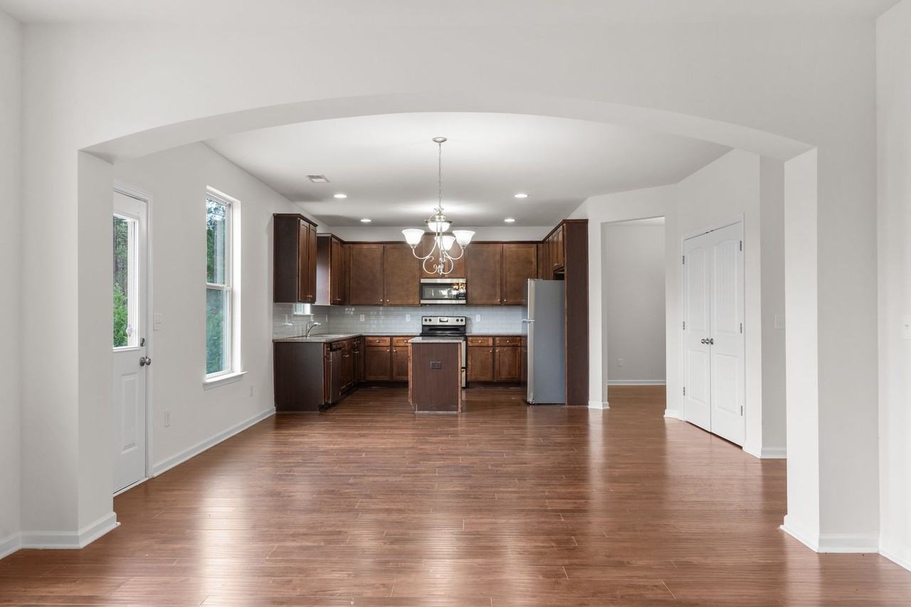 1432 Sand Way Southeast - Photo 7 of 13