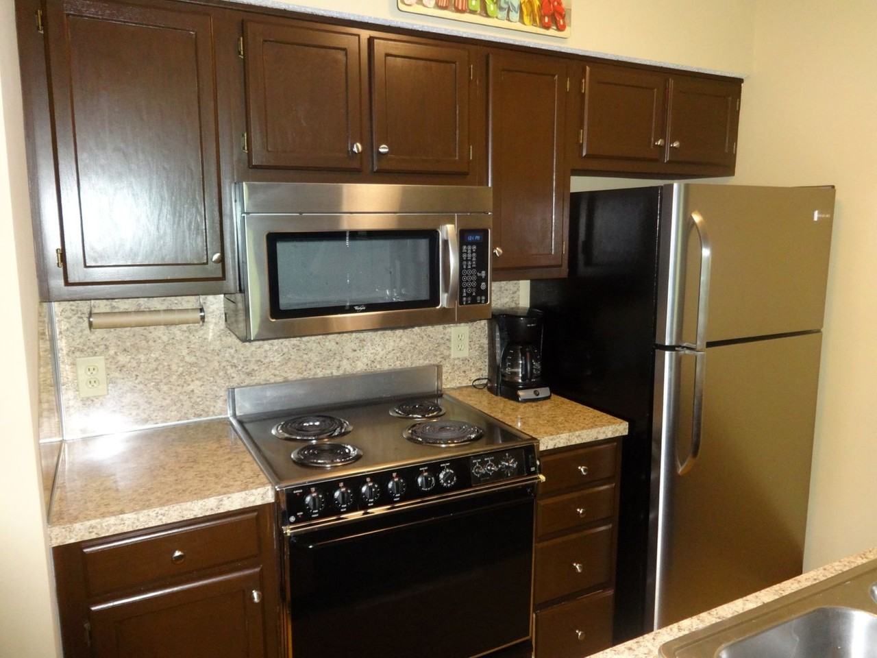 4250 Pinehurst Cir - Photo 7 of 15