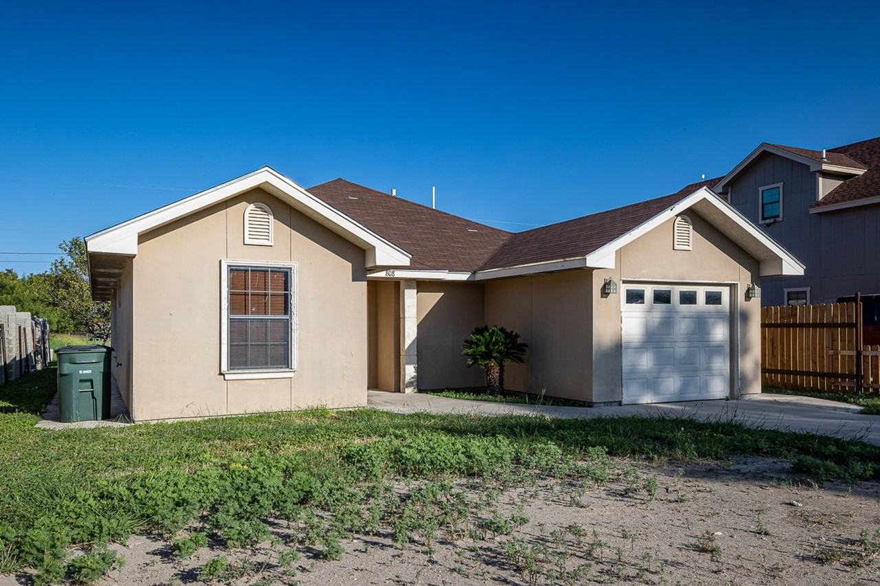 808 E Gutierrez St - Photo 3 of 22