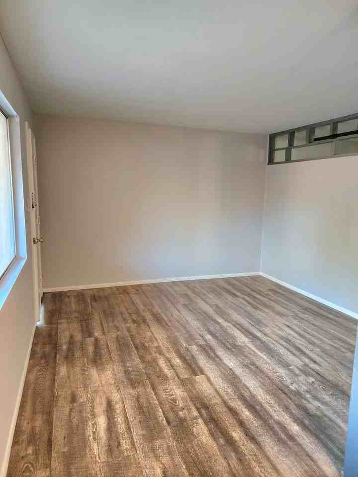 302 W Medlock Dr #6 - Photo 5 of 10