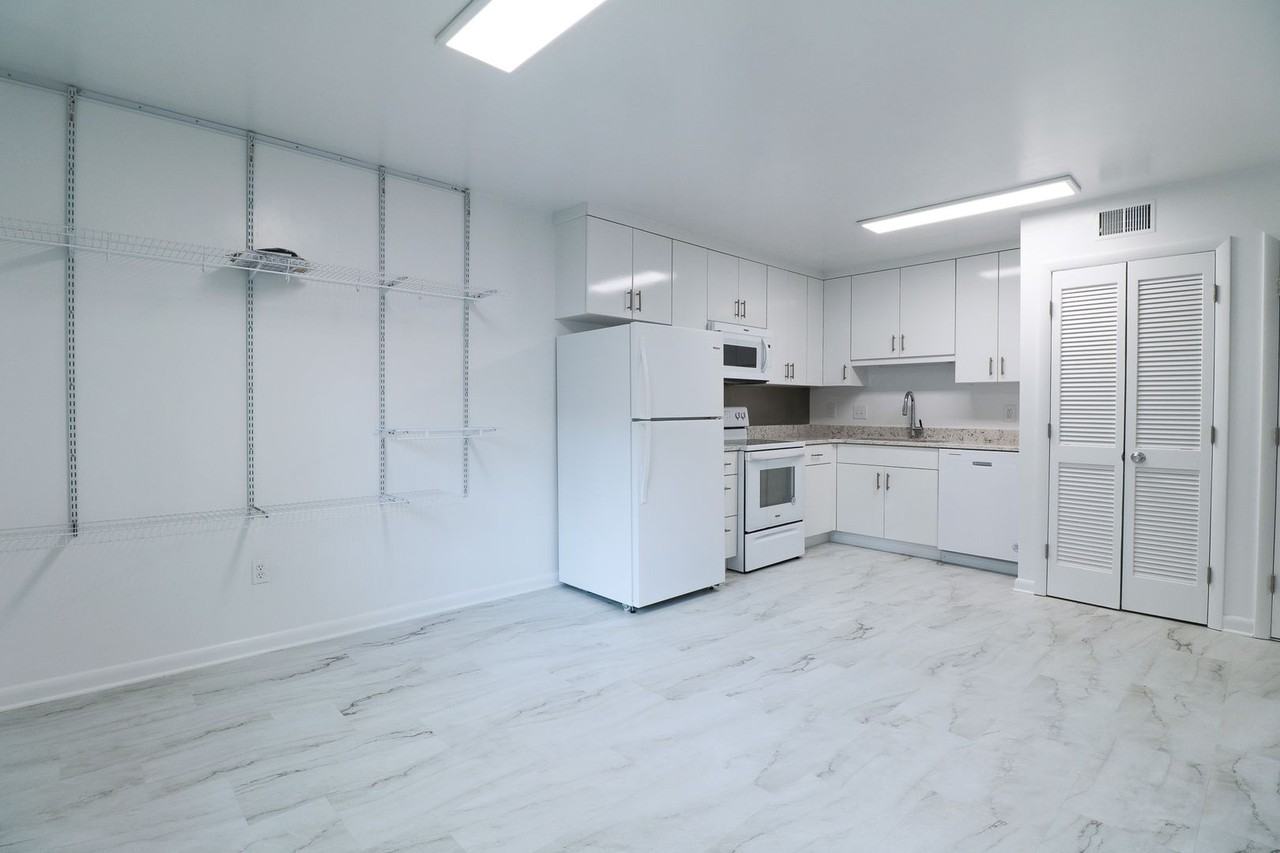 1731 Donlee Dr - Photo 5 of 14