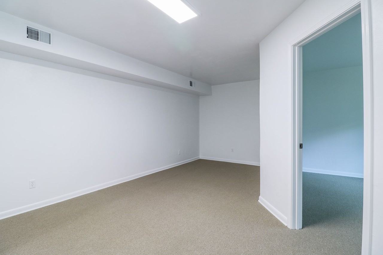 1731 Donlee Dr - Photo 7 of 14