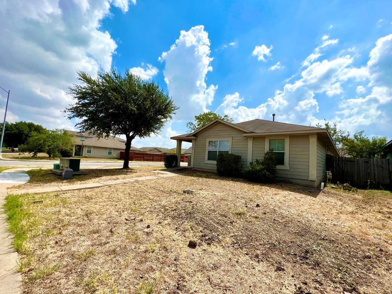 14200 Briarcreek Loop - Photo 4 of 16