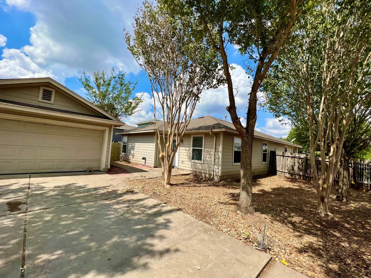 14200 Briarcreek Loop - Photo 6 of 16