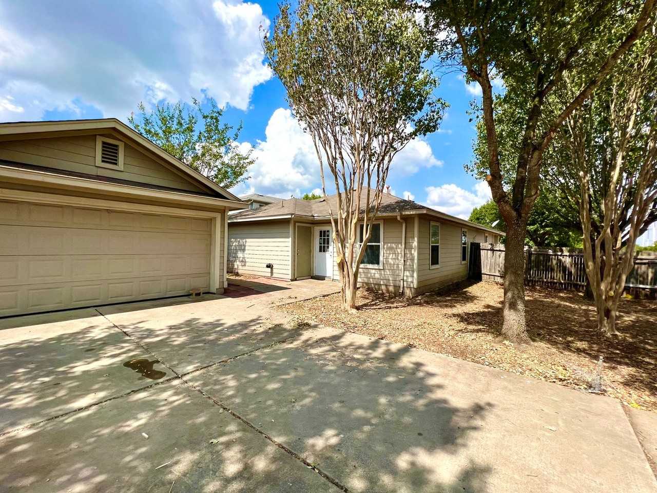 14200 Briarcreek Loop - Photo 7 of 16