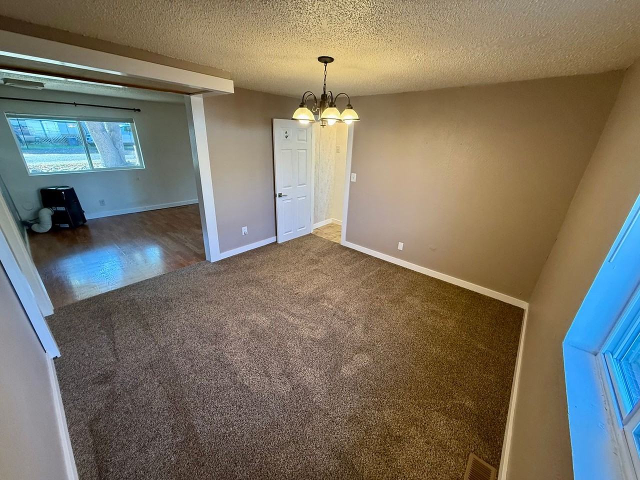 639 Vista Ave - Photo 7 of 29
