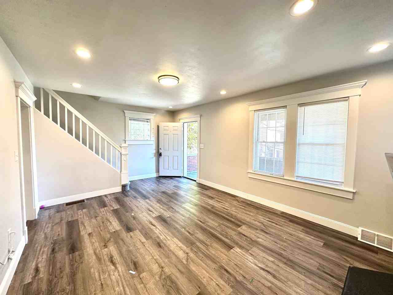2034 Redrose Ave - Photo 4 of 17