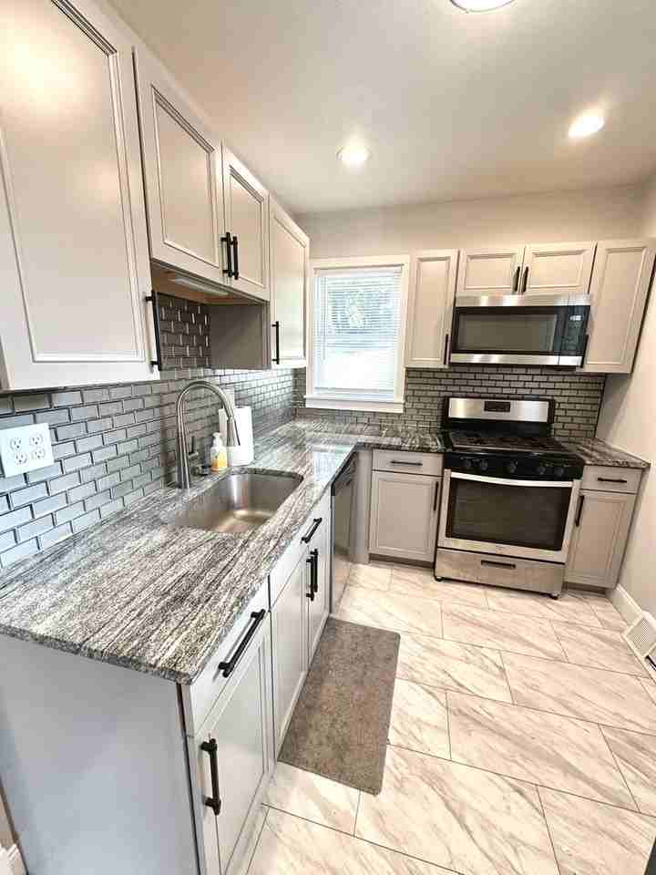 2034 Redrose Ave - Photo 7 of 17