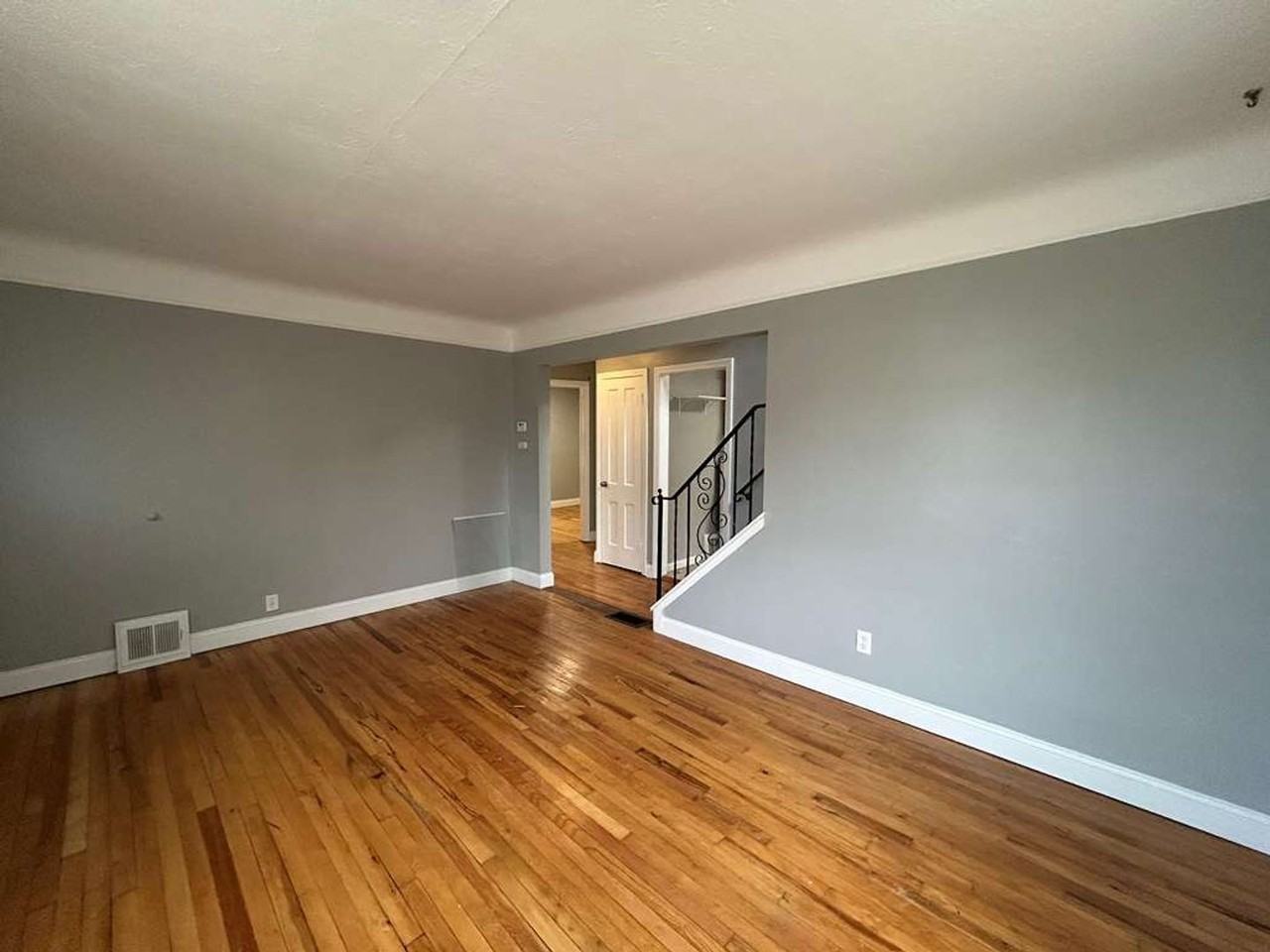 29964 Robert Street - Photo 3 of 12