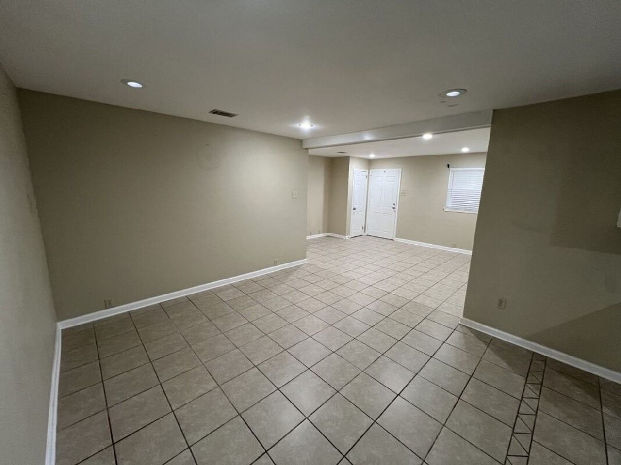 3280 Crestaire Dr - Photo 4 of 34