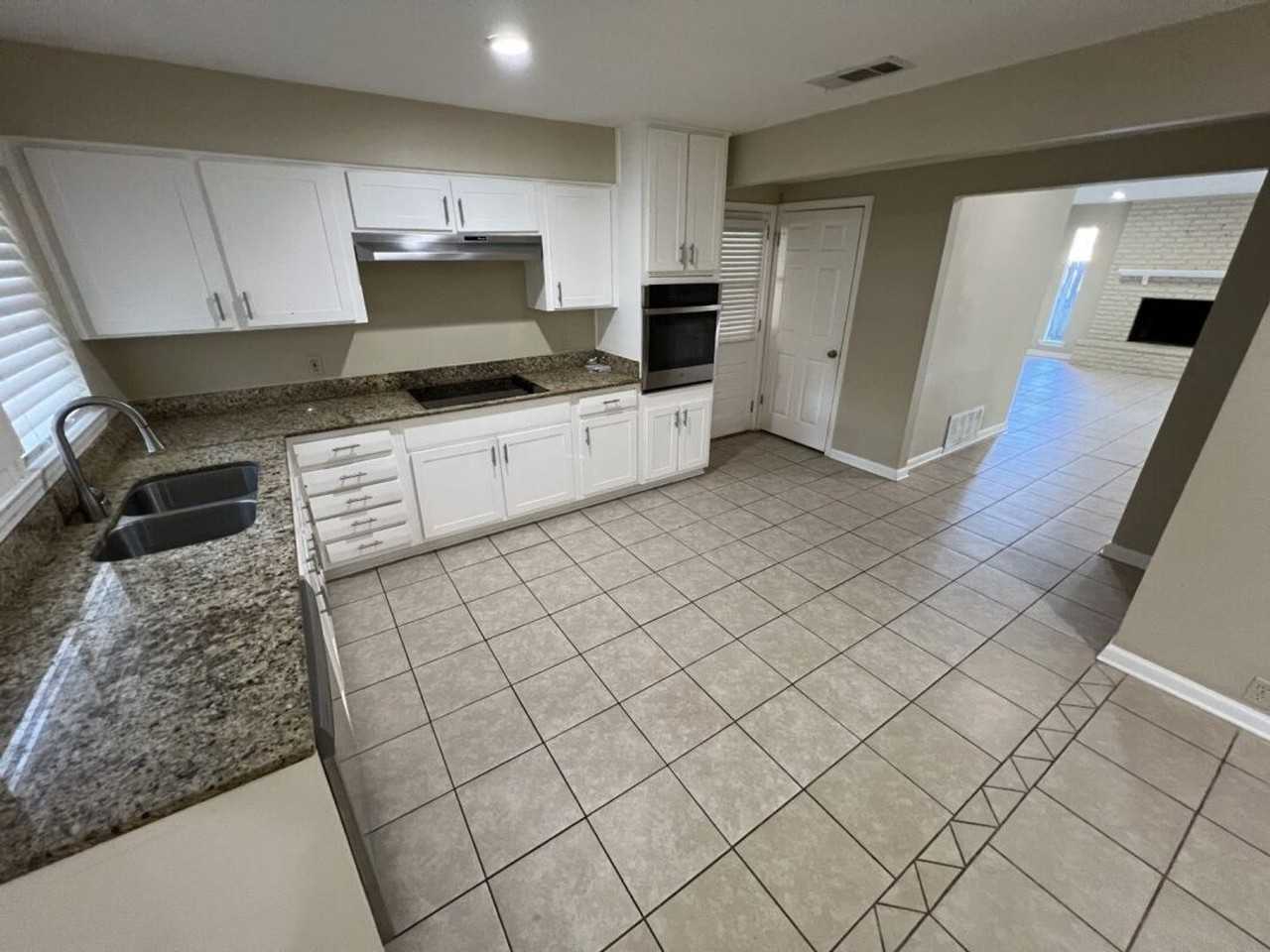 3280 Crestaire Dr - Photo 7 of 34