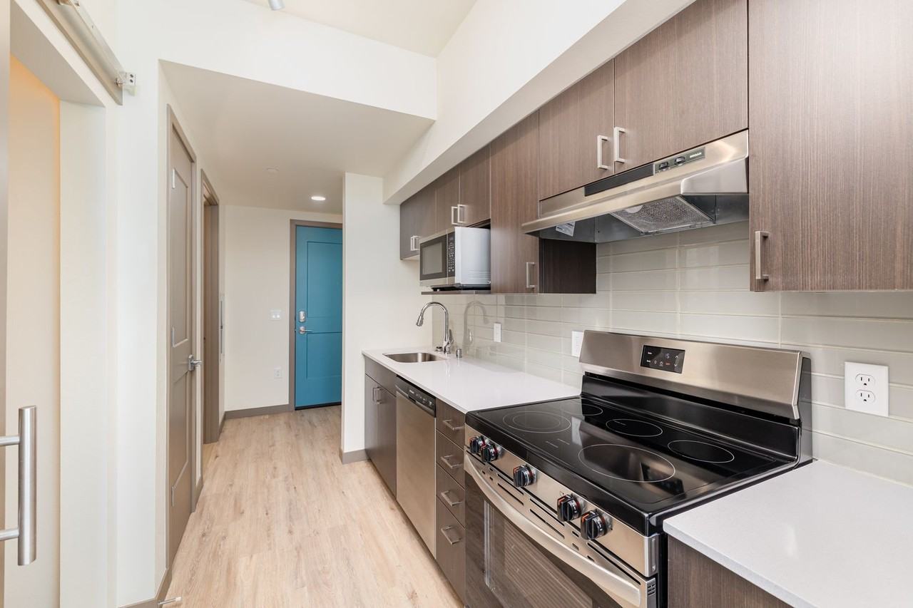 16224 Meadow Rd #B406 - Photo 6 of 11