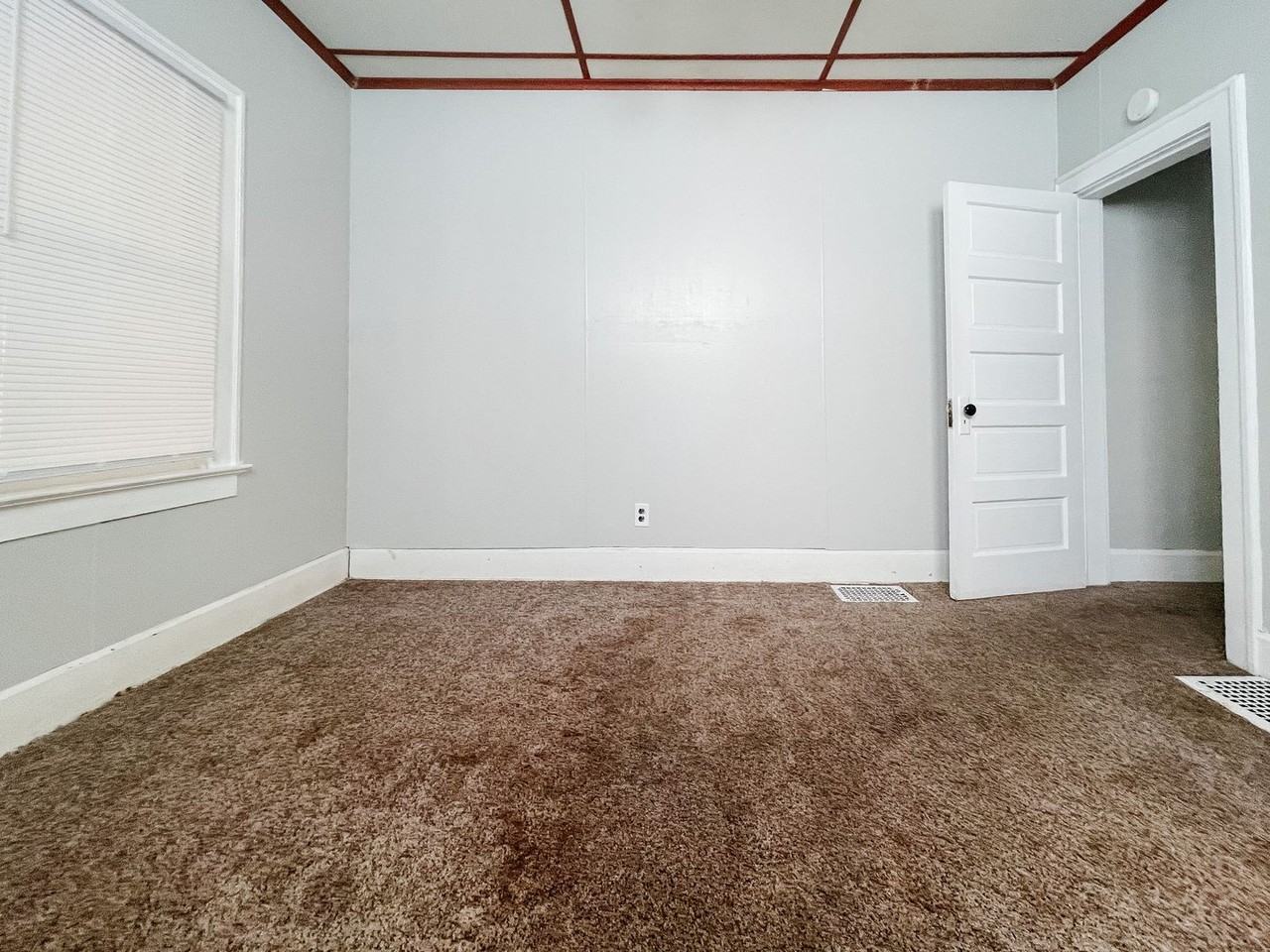 1220 W 1st St - Photo 4 of 16