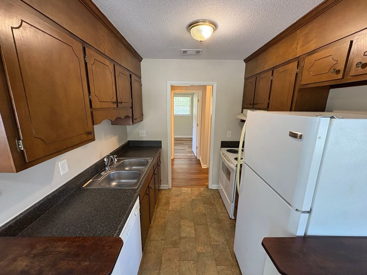 716 Montclair Dr - Photo 6 of 10