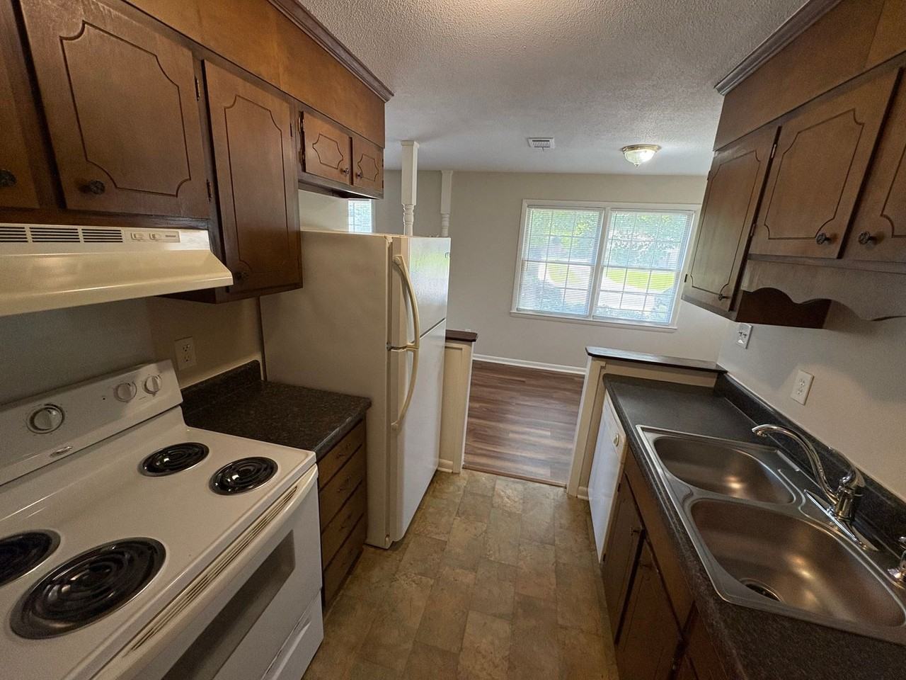 716 Montclair Dr - Photo 7 of 10