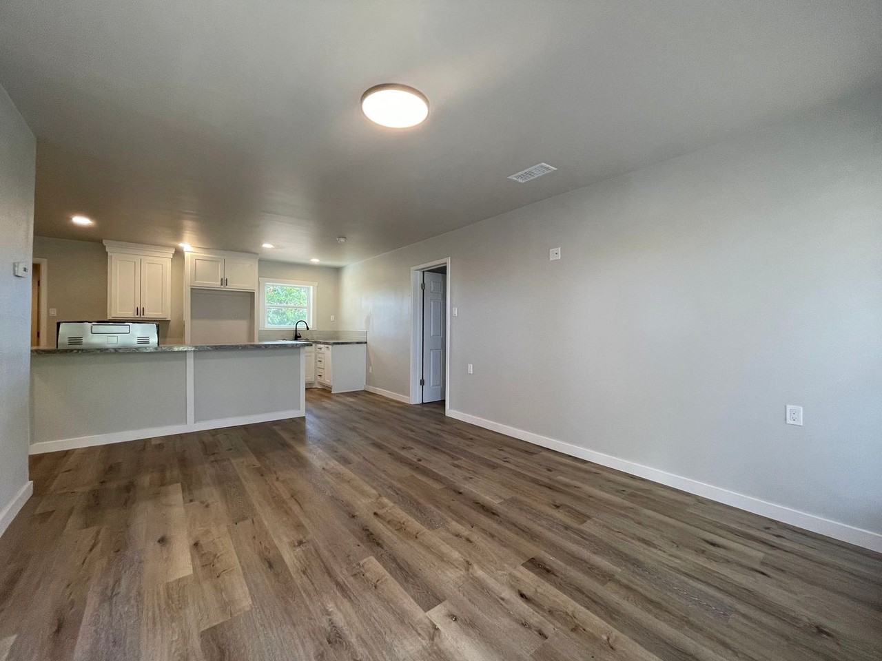 3222 Auburn Ave - Photo 4 of 25