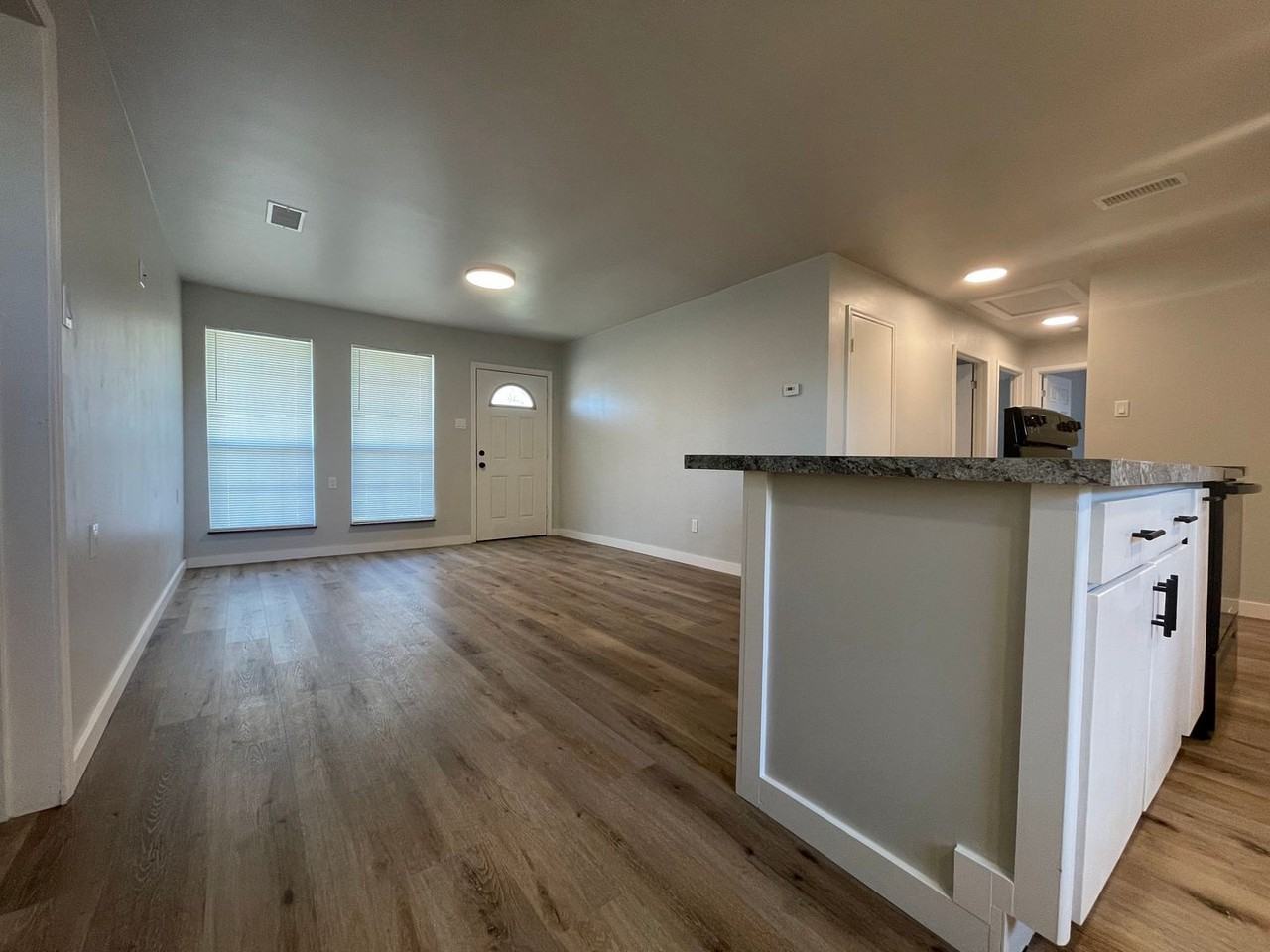 3222 Auburn Ave - Photo 5 of 25