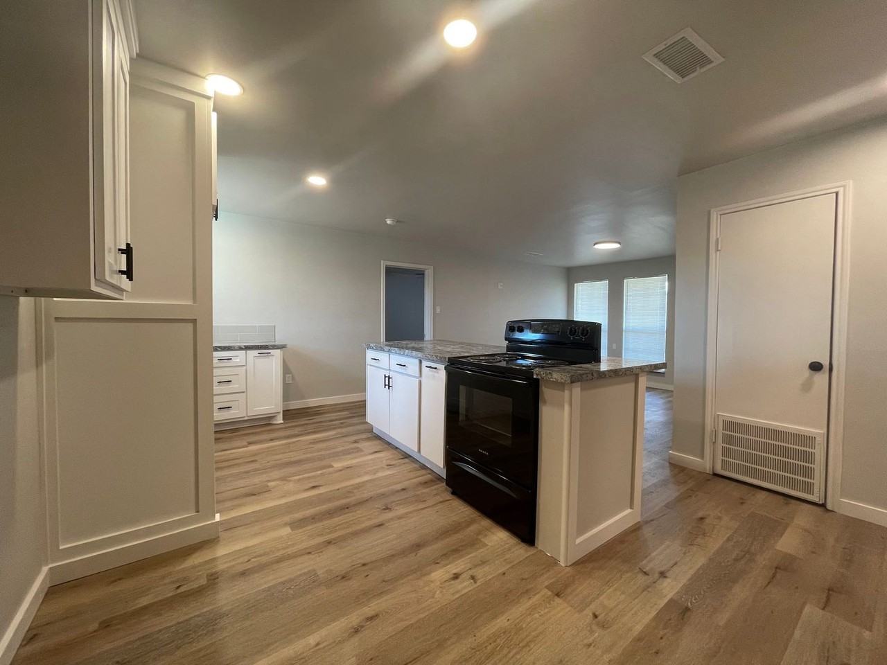 3222 Auburn Ave - Photo 7 of 25