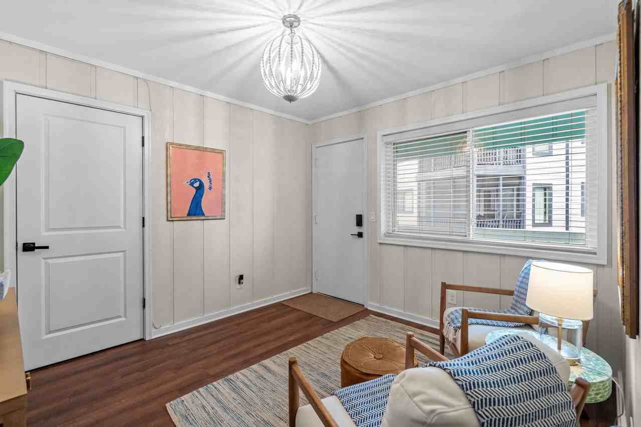 824 N Waccamaw Dr - Photo 3 of 41