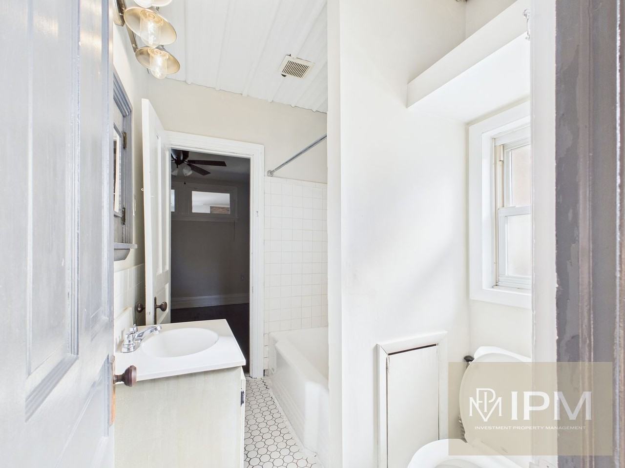 219 S Union St - Photo 5 of 27