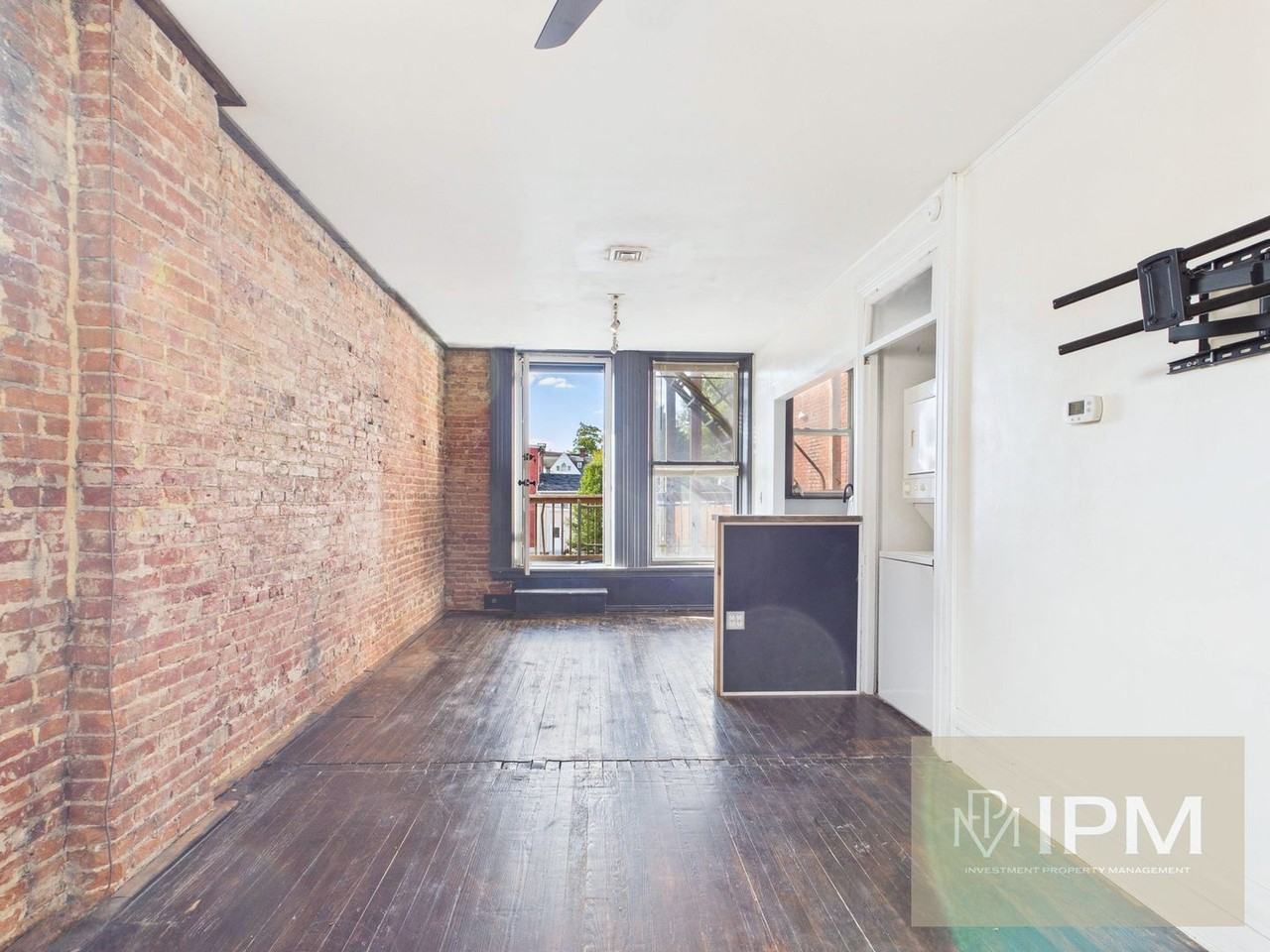 219 S Union St - Photo 7 of 27