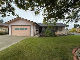 featured image of 4074 Drake Way