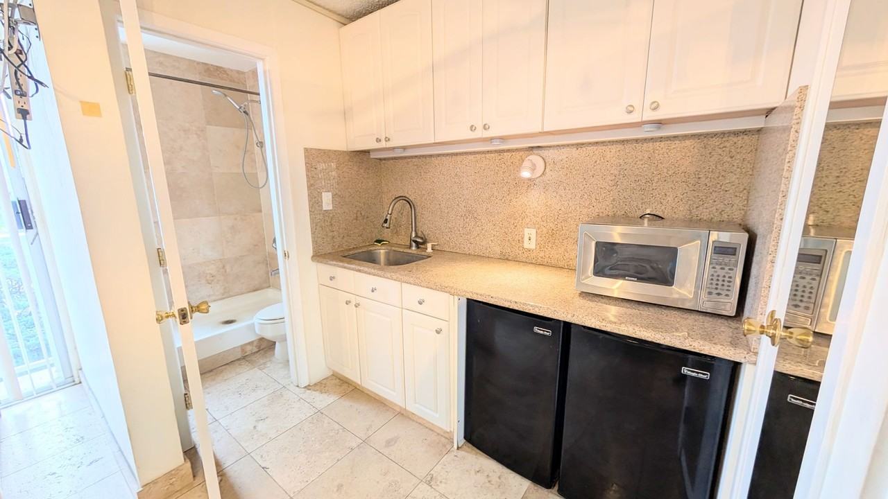 249 Kapili St #604 - Photo 3 of 7