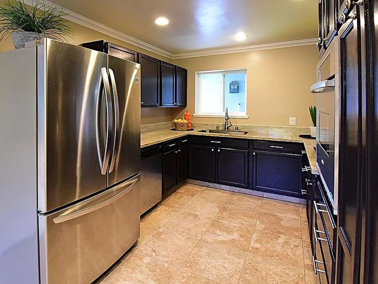 1829 Lencar Way - Photo 4 of 5