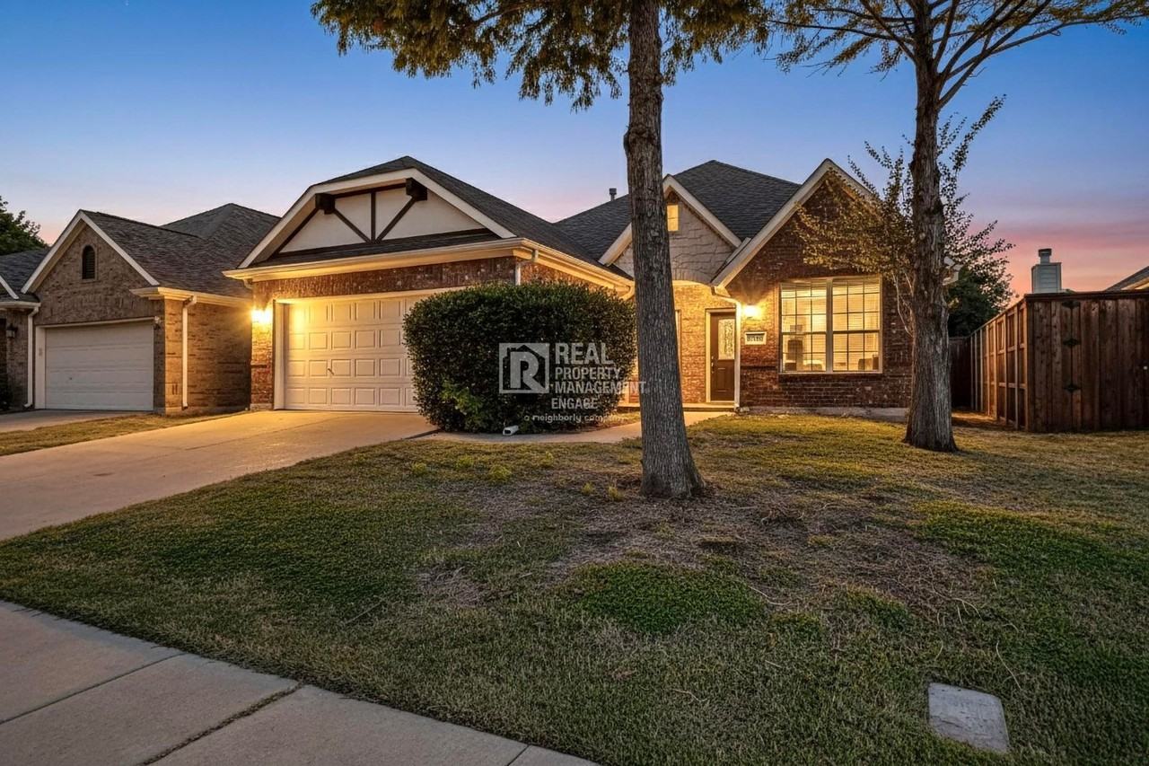 10224 Olivia Dr - Photo 2 of 40