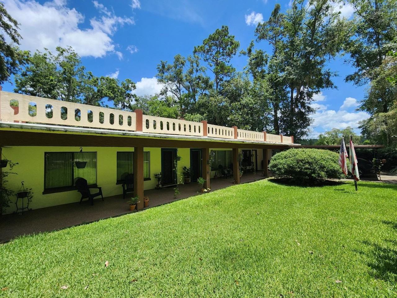 1210 Firethorne Ln - Photo 4 of 21