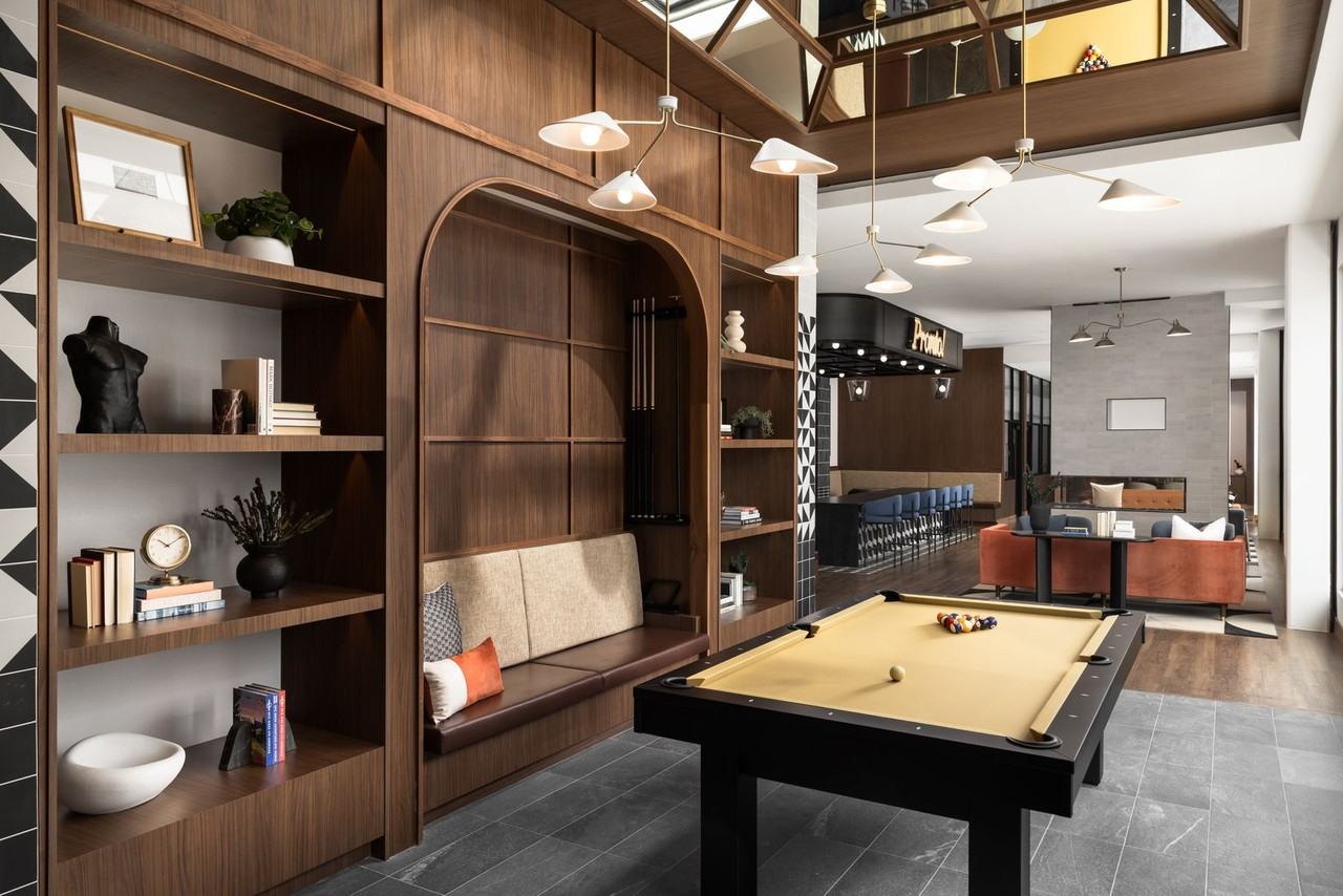 akin Tennyson - Photo 3 of 39