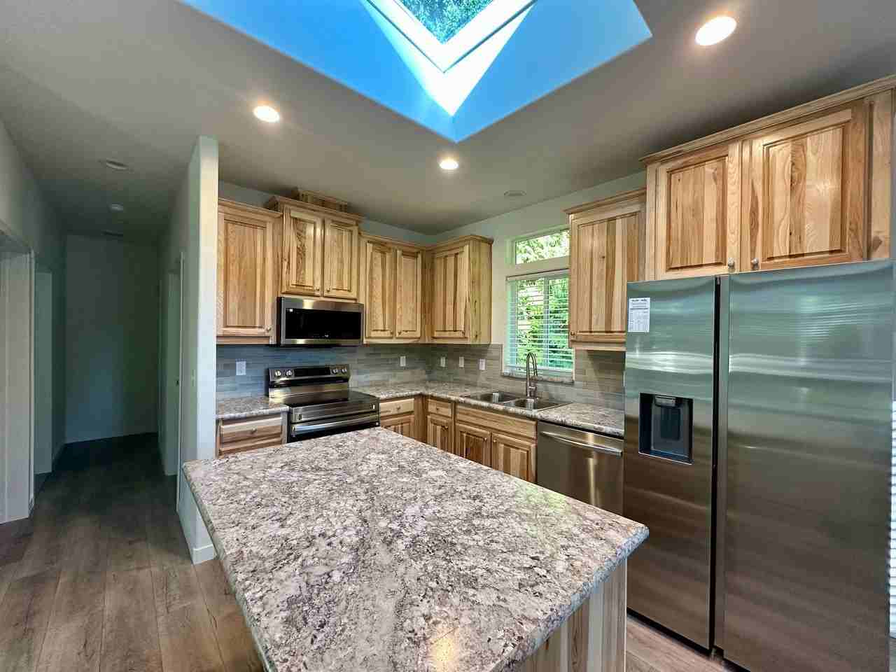 2119 Aldergrove Rd - Photo 2 of 18