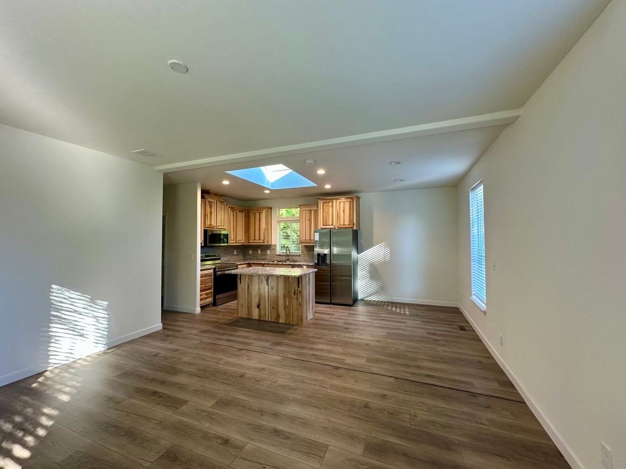 2119 Aldergrove Rd - Photo 3 of 18