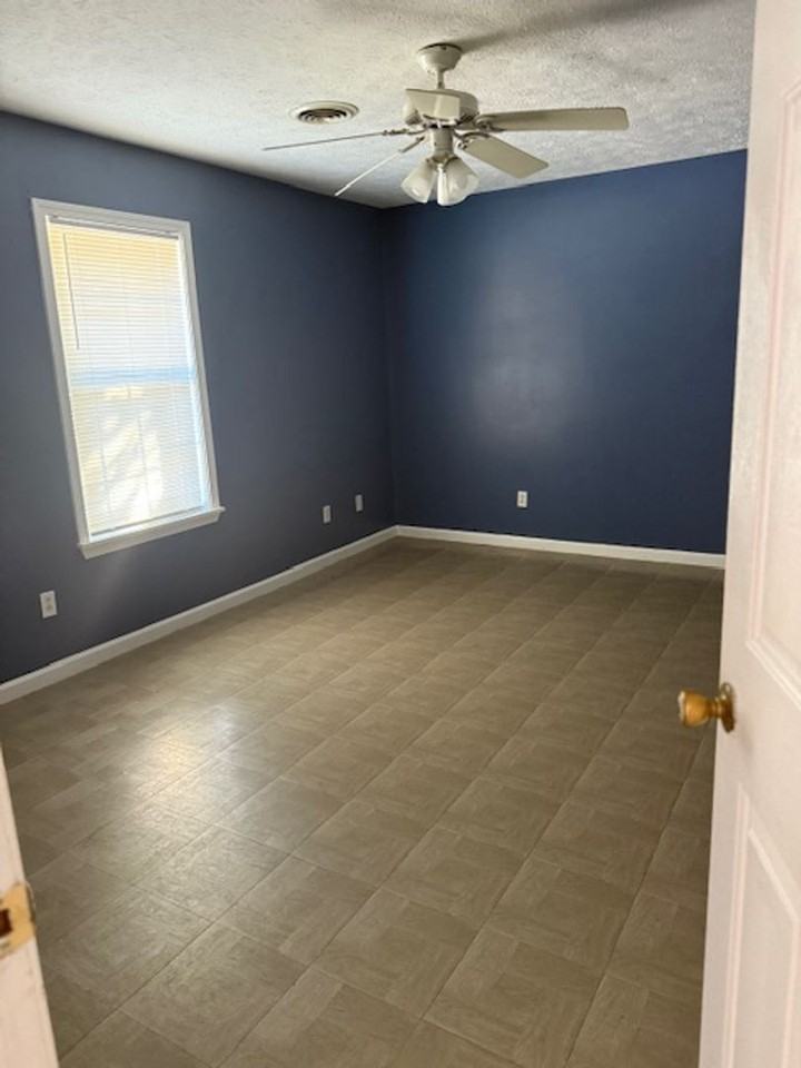 103 103 Standford Circle #9B - Photo 3 of 8