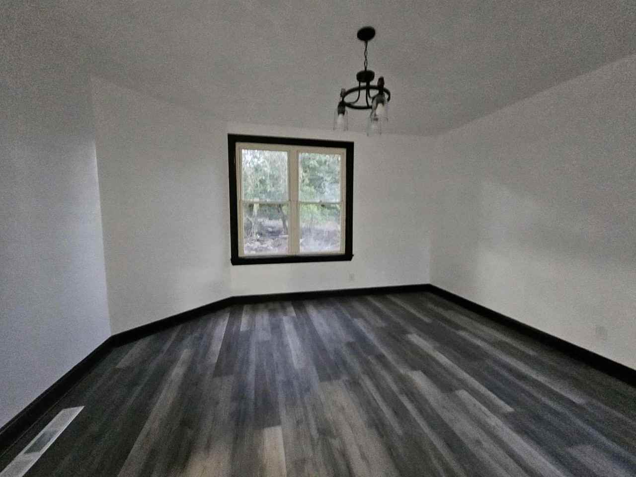 1228 Clairhaven St - Photo 3 of 23