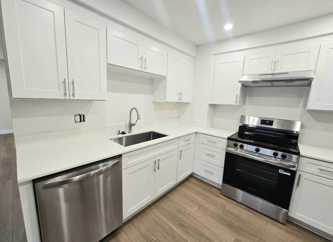 2101 Vine Street - Photo 3 of 14