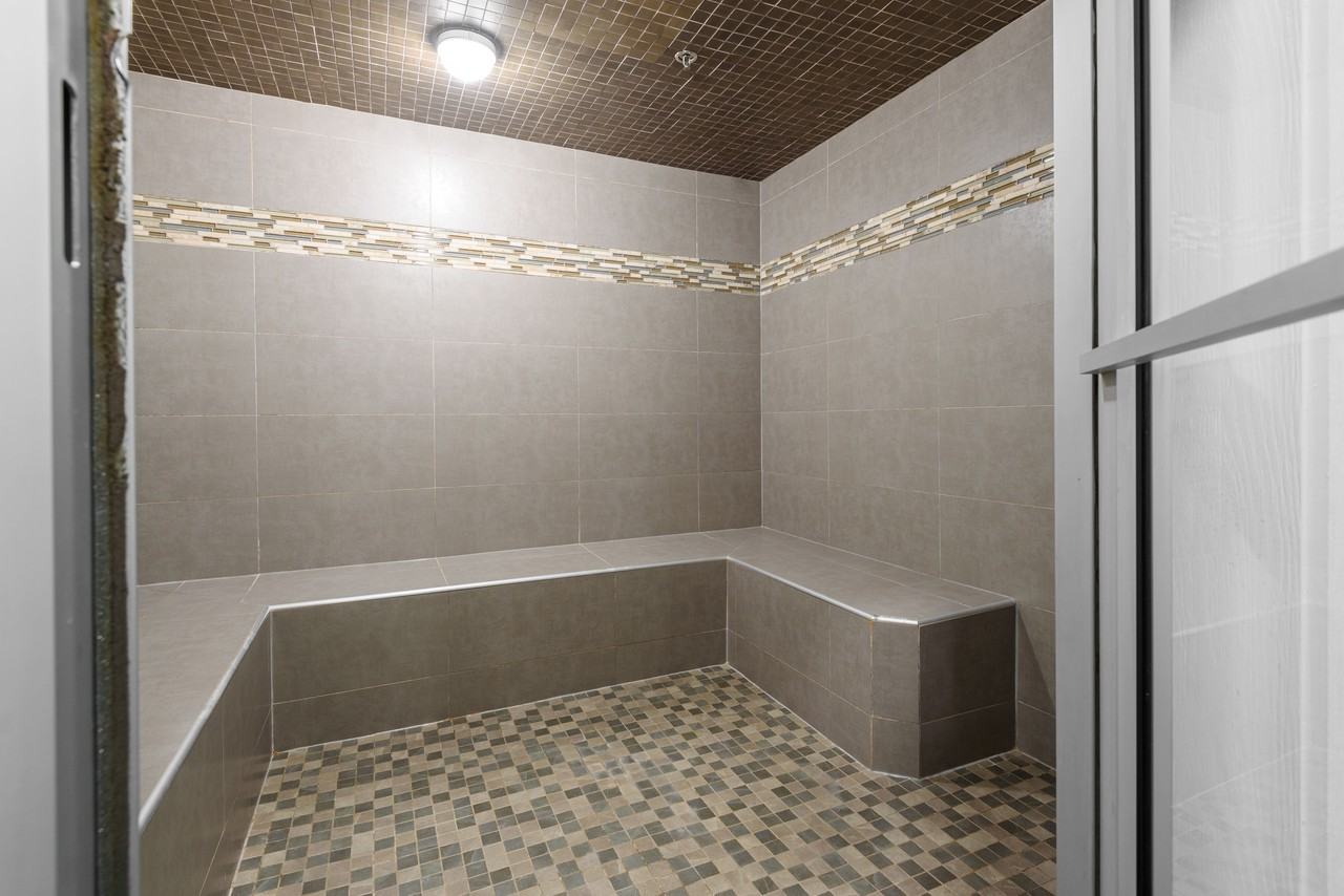 Metro 1827 - Photo 6 of 12