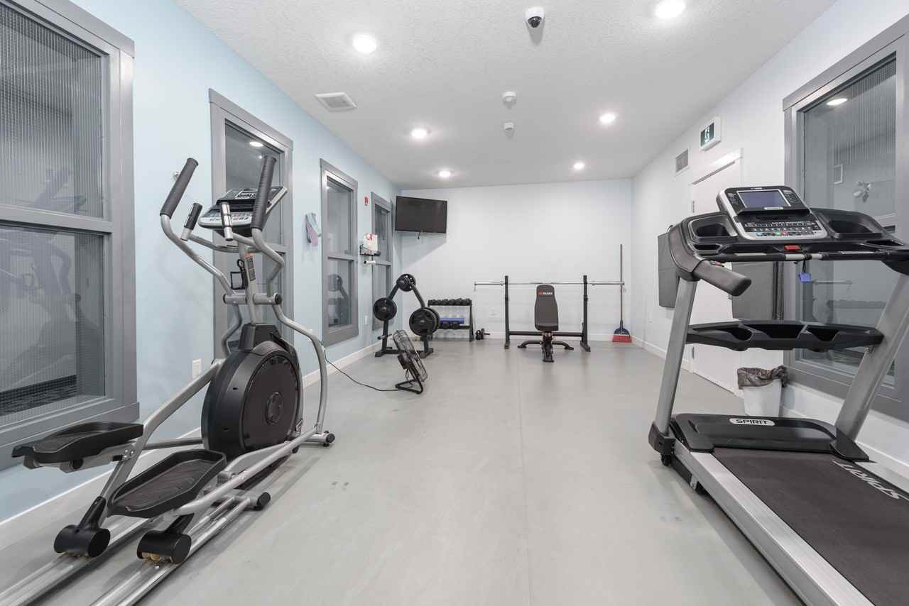 Metro 1827 - Photo 2 of 12