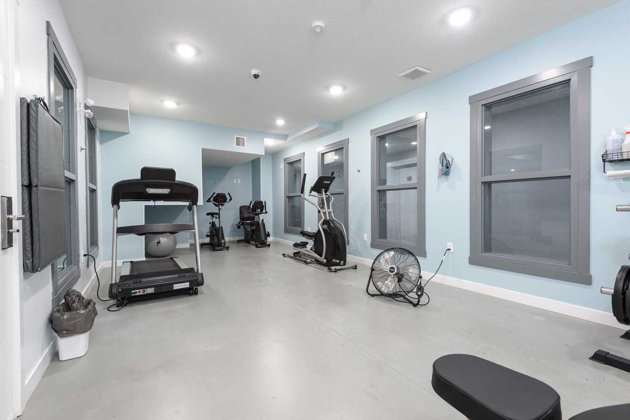 Metro 1827 - Photo 7 of 12