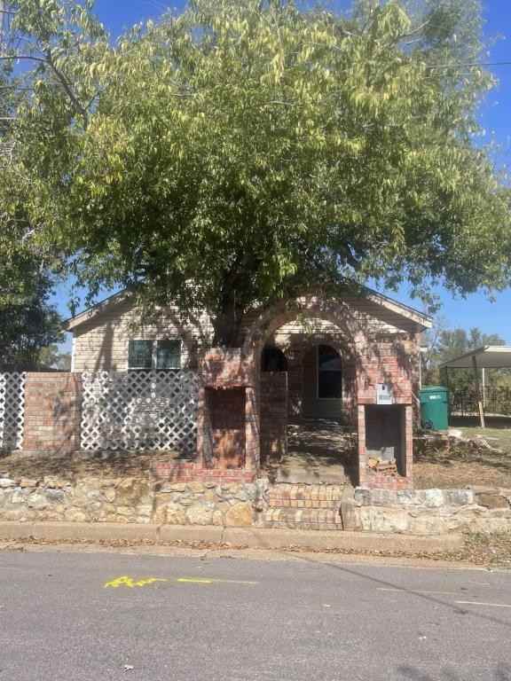 1005 Saint Louis St - Photo 3 of 9