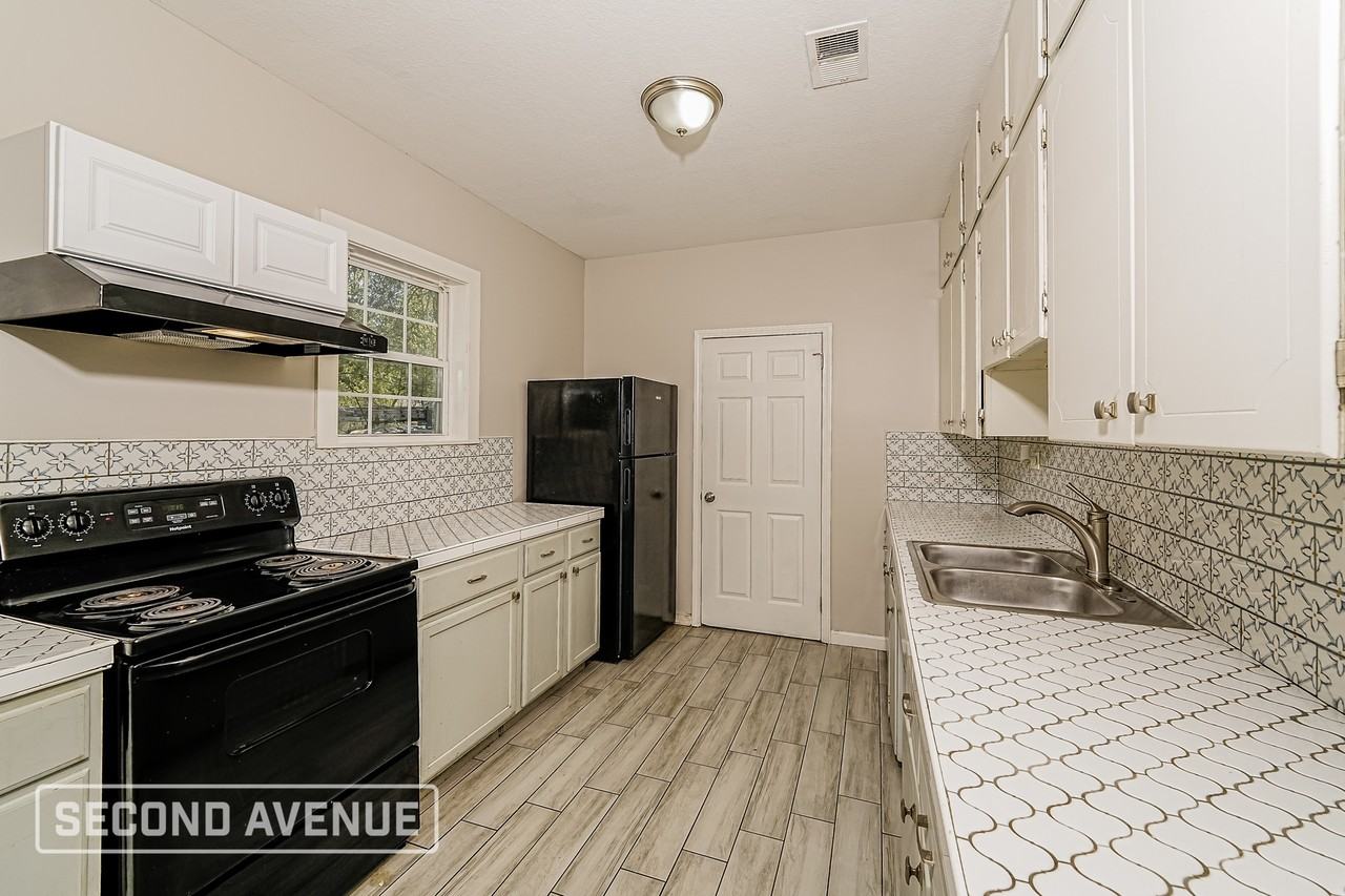 544 7th St S - Photo 4 of 28